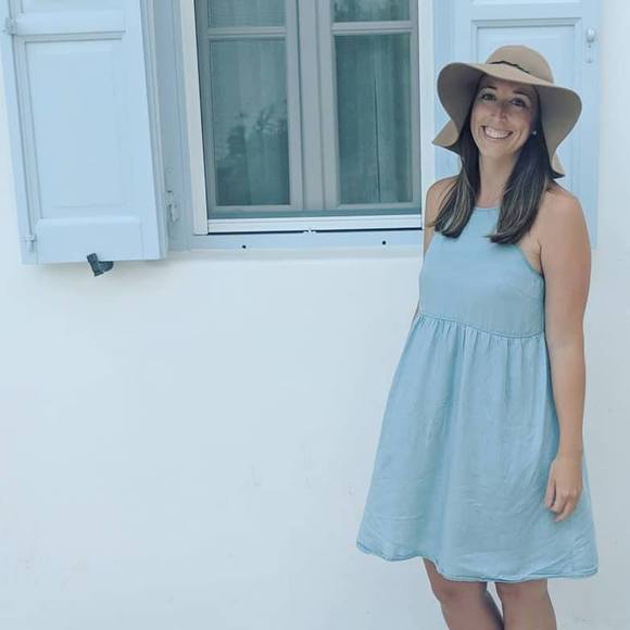 Meet your Posher, Christy - Picture 1 of 1